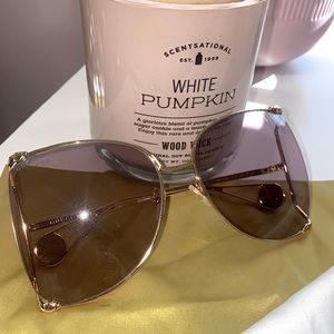 GUCCI oversized glasses